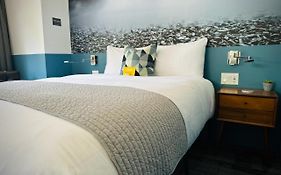Artisan Suites On Bowen